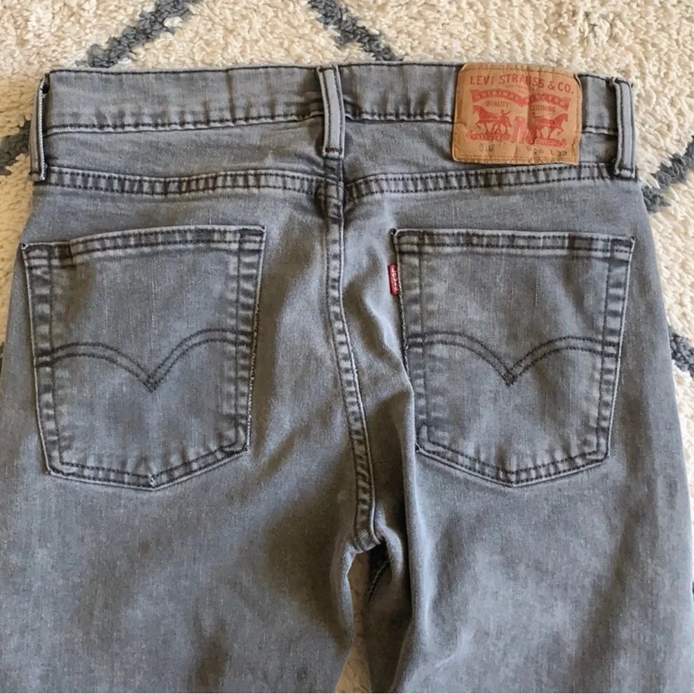 190. Levi’s Strauss & Co 510 gray jeans